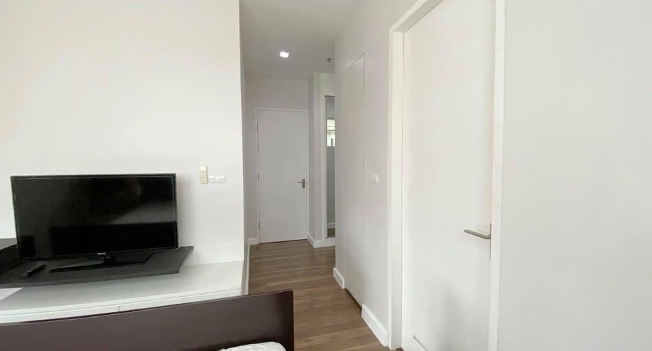 Condo en alquiler y en venta de 3 habitaciones en Khlong Toei, Bangkok
