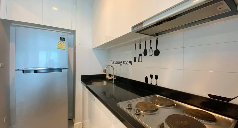 Condo en alquiler y en venta de 3 habitaciones en Khlong Toei, Bangkok