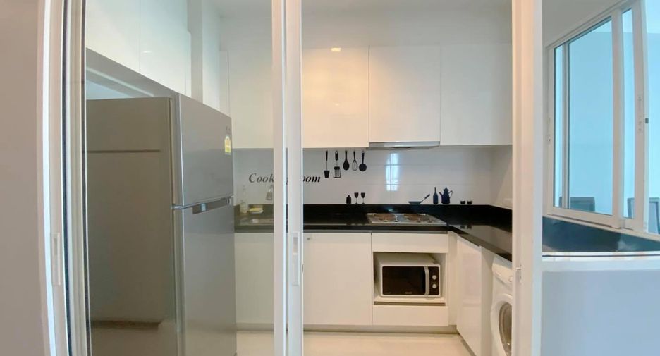 Condo en alquiler y en venta de 3 habitaciones en Khlong Toei, Bangkok