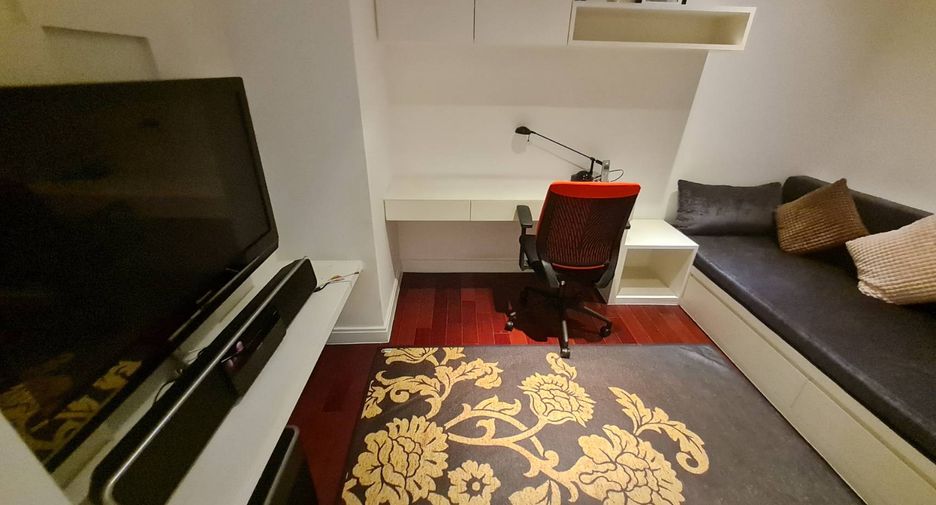 For rent 3 bedrooms condo in Pathum Wan, Bangkok