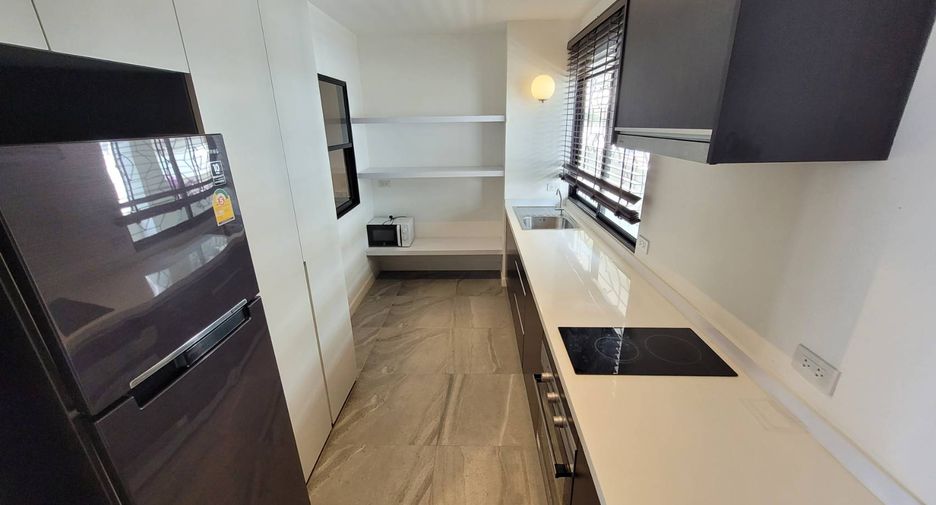 Condo en alquiler de 2 habitaciones en Phra Khanong, Bangkok