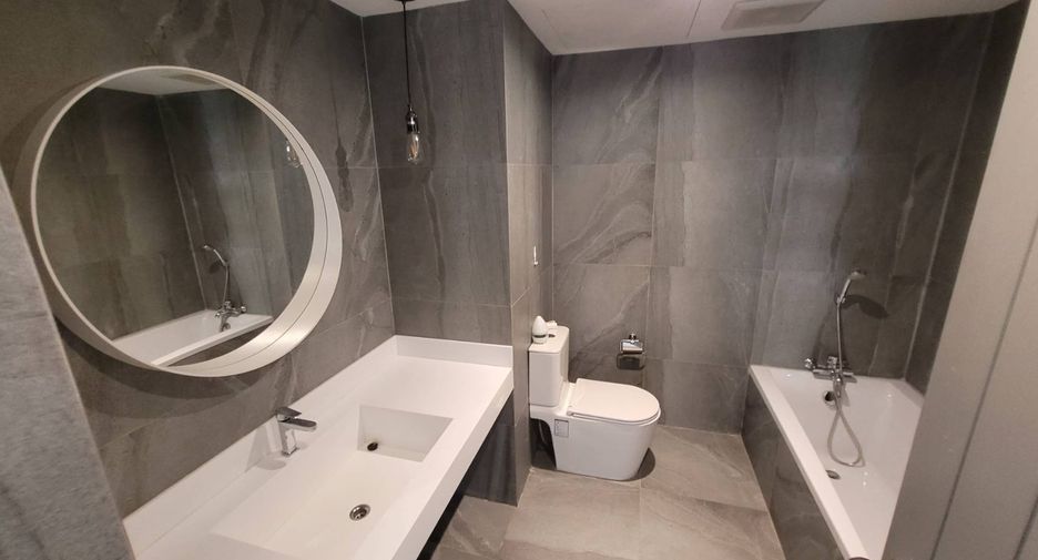 Condo en alquiler de 2 habitaciones en Phra Khanong, Bangkok