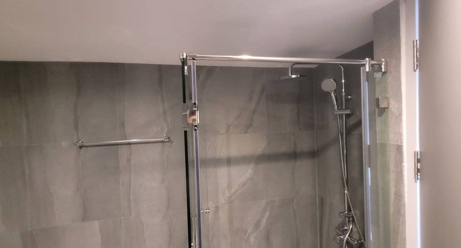 Condo en alquiler de 2 habitaciones en Phra Khanong, Bangkok