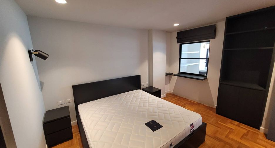 Condo en alquiler de 2 habitaciones en Phra Khanong, Bangkok