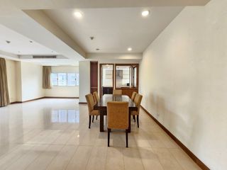For rent 3 bedrooms condo in Sathon, Bangkok
