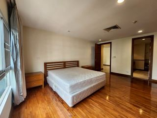 For rent 3 bedrooms condo in Sathon, Bangkok