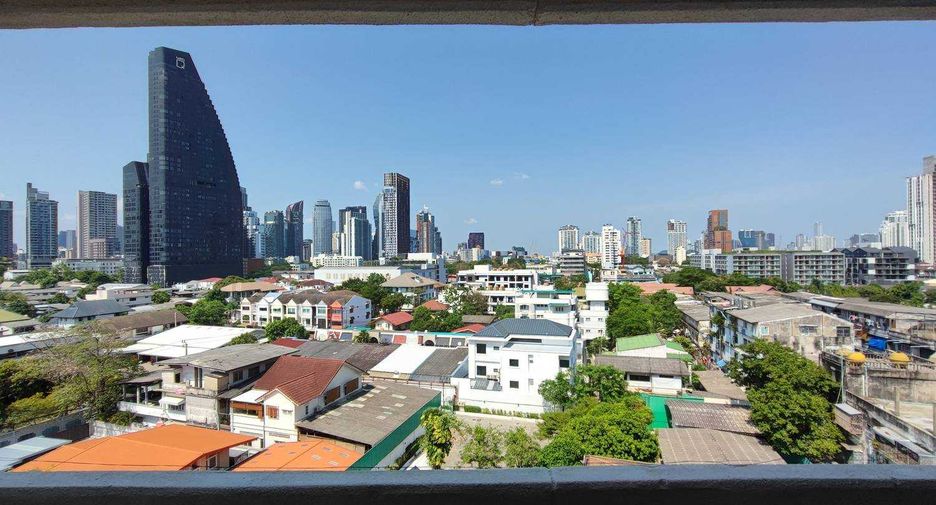 For rent 2 bedrooms condo in Khlong Toei, Bangkok