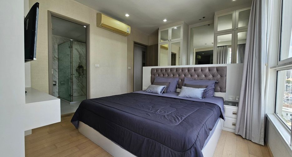 For rent 2 bedrooms condo in Watthana, Bangkok