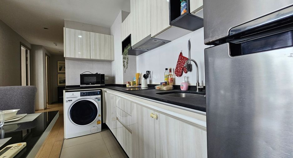 For rent 2 bedrooms condo in Watthana, Bangkok
