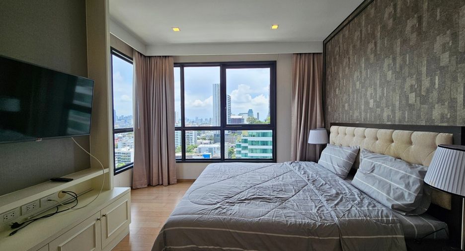 For rent 2 bedrooms condo in Watthana, Bangkok