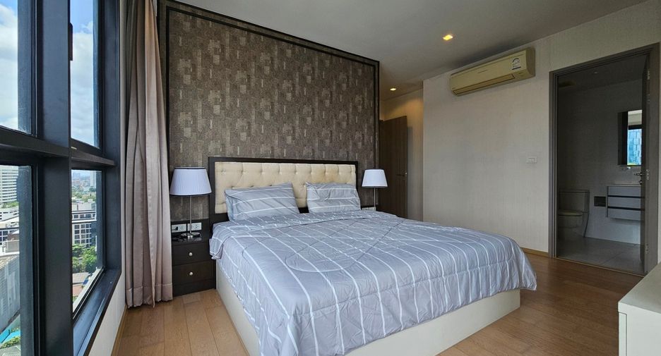 For rent 2 bedrooms condo in Watthana, Bangkok