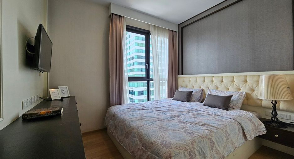 For rent 2 bedrooms condo in Watthana, Bangkok