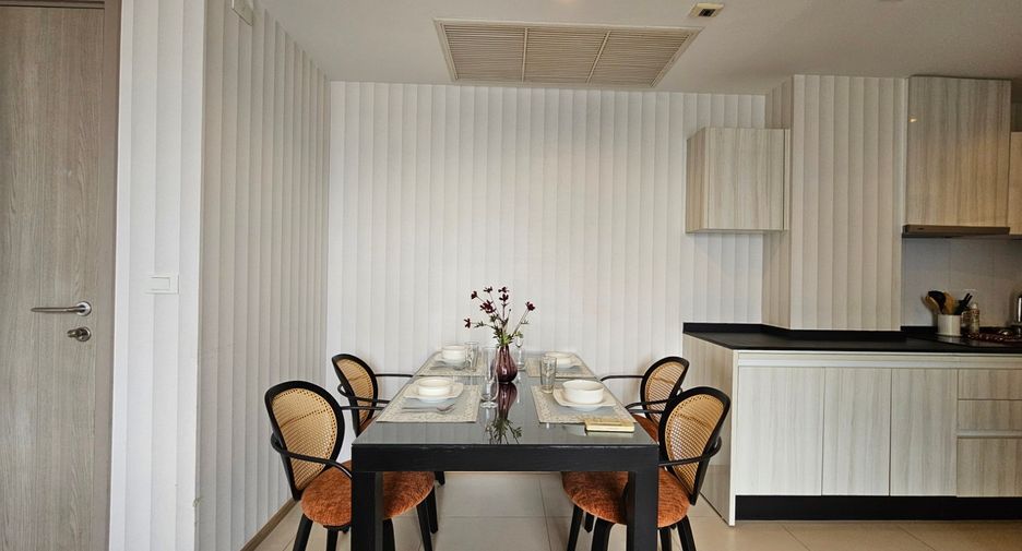 For rent 2 bedrooms condo in Watthana, Bangkok