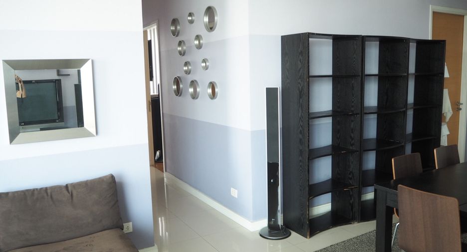 For rent 3 bedrooms condo in Khlong Toei, Bangkok