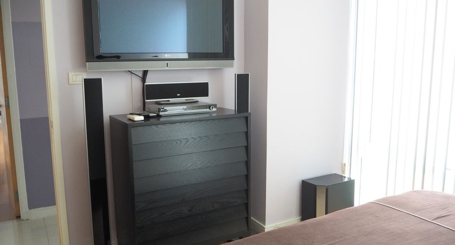 For rent 3 bedrooms condo in Khlong Toei, Bangkok