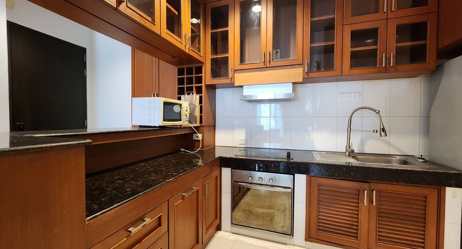 For rent 3 ベッドルーム condo in Khlong Toei, Bangkok