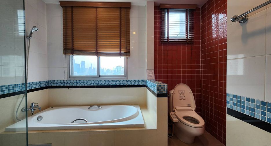 For rent 3 ベッドルーム condo in Khlong Toei, Bangkok