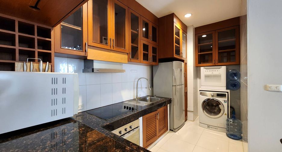 For rent 3 ベッドルーム condo in Khlong Toei, Bangkok