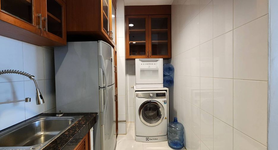 For rent 3 ベッドルーム condo in Khlong Toei, Bangkok