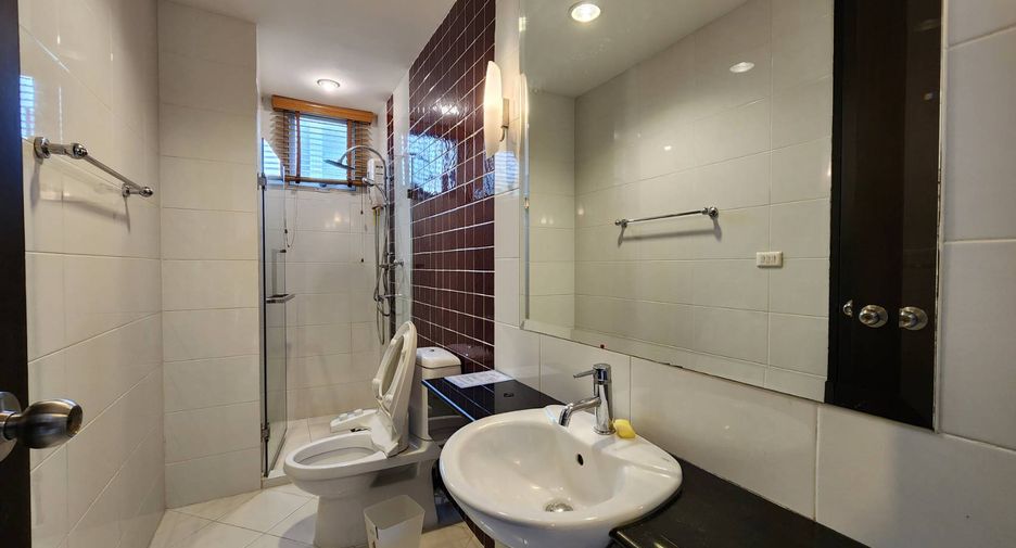 For rent 3 ベッドルーム condo in Khlong Toei, Bangkok