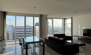 For rent 3 bedrooms condo in Khlong Toei, Bangkok