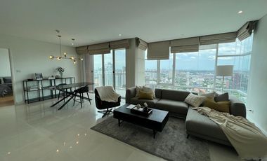 For rent 3 bedrooms condo in Khlong Toei, Bangkok