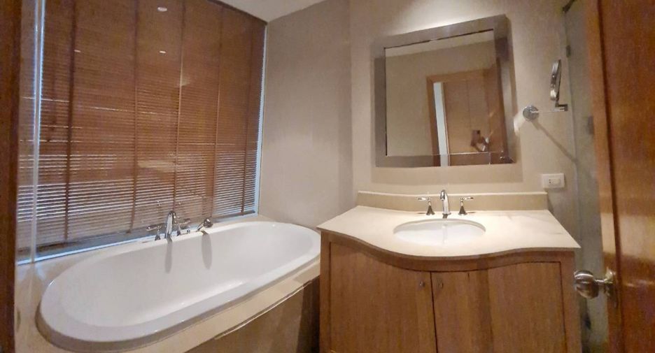 For rent 2 ベッドルーム condo in Sathon, Bangkok