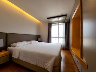 For rent 3 bedrooms condo in Yan Nawa, Bangkok