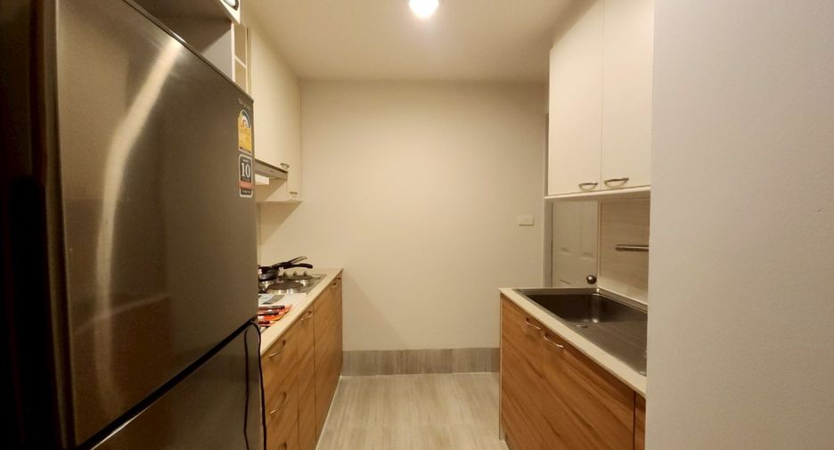 For rent 3 bedrooms condo in Yan Nawa, Bangkok