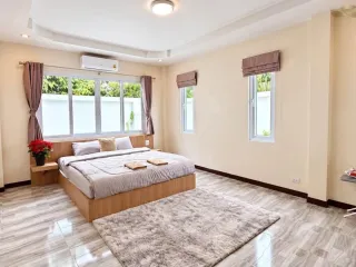 出租 4 卧室 别墅 在 Bang Lamung, Chon Buri