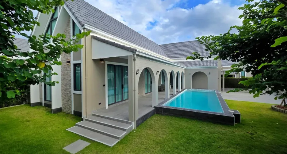 Villa zum Kauf mit 3 Zimmer in Bang Lamung, Chonburi