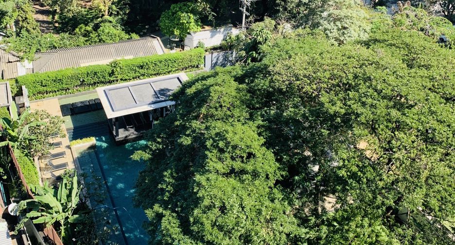 For rent 2 bedrooms condo in Watthana, Bangkok