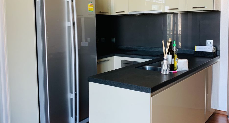 For rent 2 bedrooms condo in Watthana, Bangkok