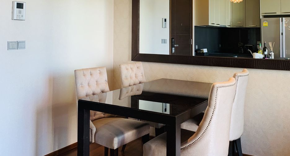 For rent 2 bedrooms condo in Watthana, Bangkok