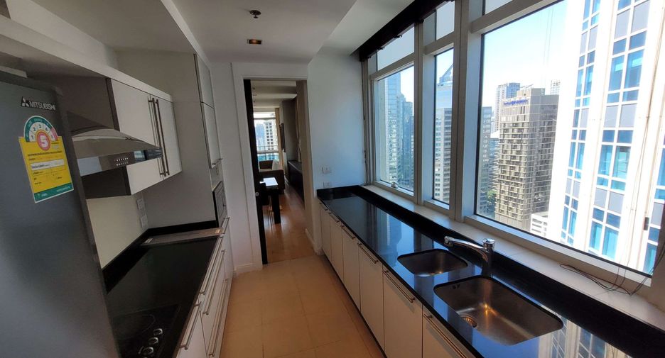 For rent 2 bedrooms condo in Pathum Wan, Bangkok
