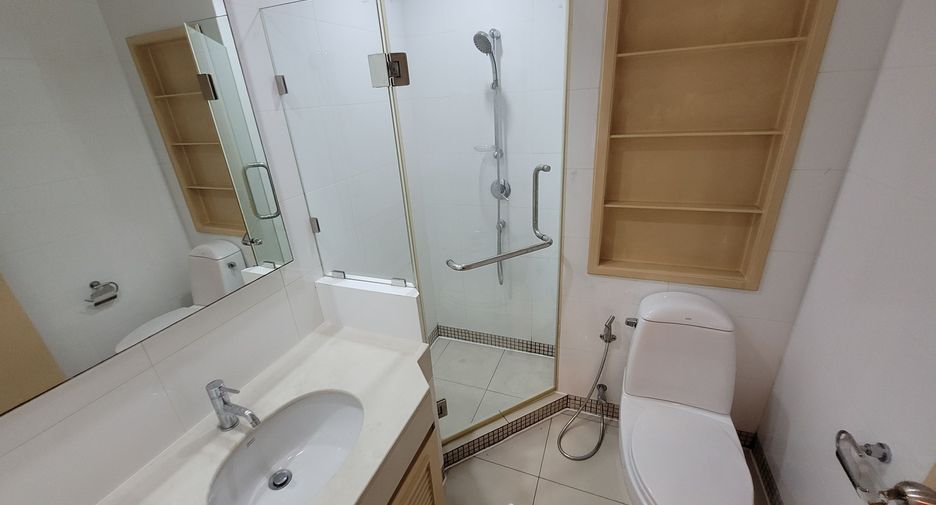 Wohnung zur Miete mit 2 Zimmer in Khlong Toei, Bangkok