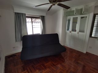 À louer 4 chambres maison à Khlong Toei, Bangkok