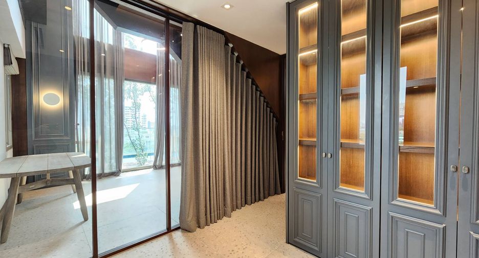 For rent and for sale 2 bedrooms condo in Khlong Toei, Bangkok