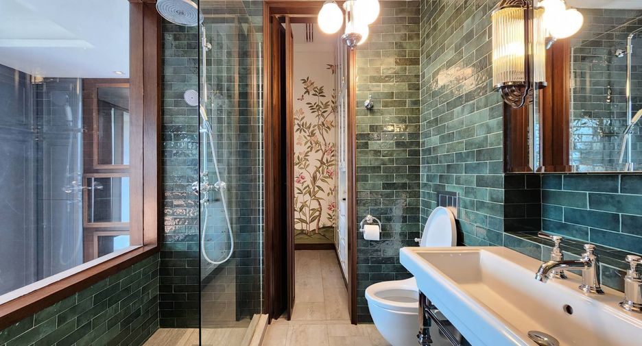 For rent and for sale 2 bedrooms condo in Khlong Toei, Bangkok