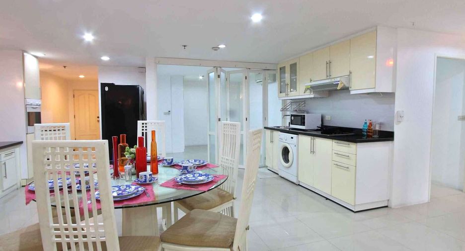 For rent 3 bedrooms condo in Khlong Toei, Bangkok