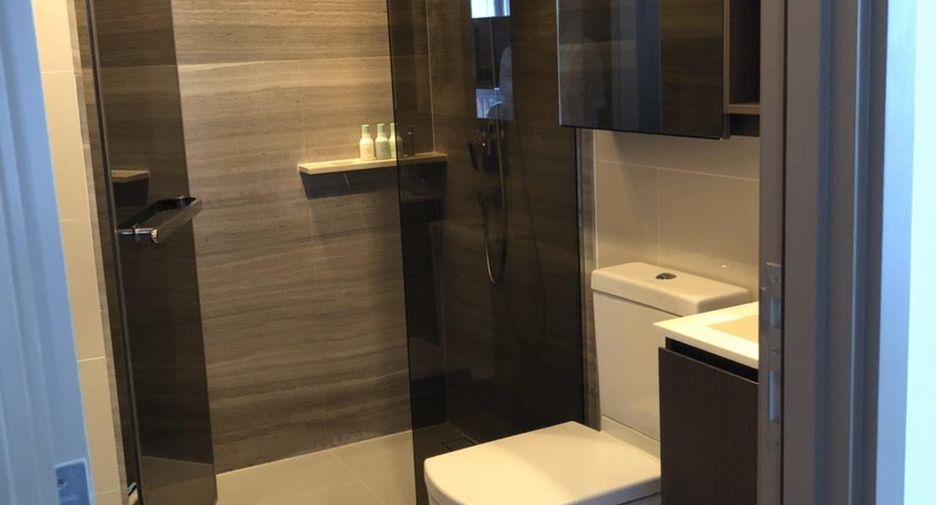 For rent そして for sale 2 ベッドルーム condo in Khlong Toei, Bangkok