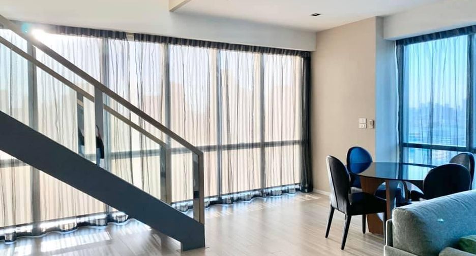 For rent 2 bedrooms condo in Watthana, Bangkok