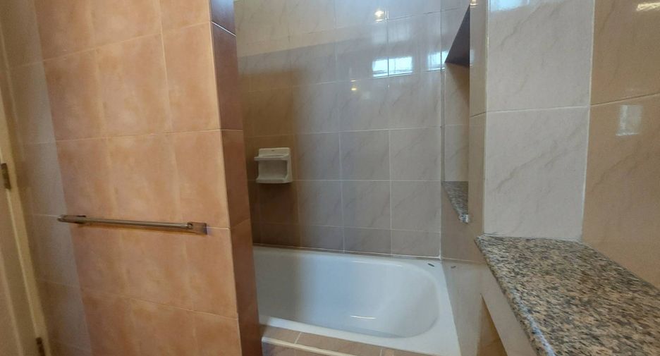 Аренда 3 спальни кондо в Сатхон, Бангкок