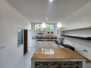 For rent 3 ベッドルーム townhouse in Khlong Toei, Bangkok