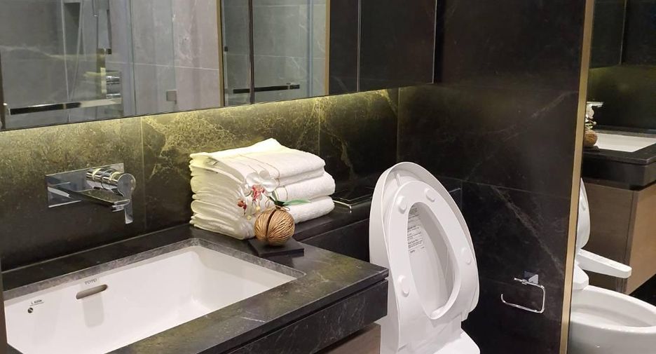 For rent 1 bed condo in Pathum Wan, Bangkok
