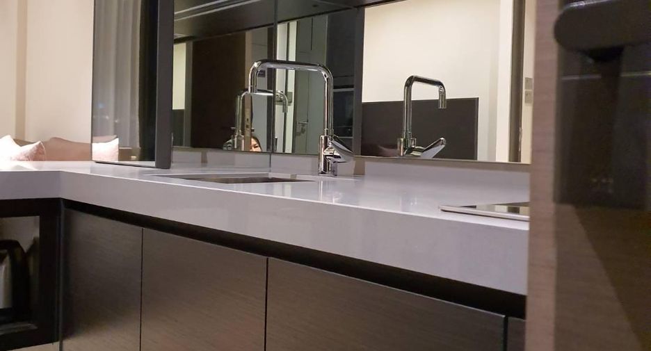 For rent 1 bed condo in Pathum Wan, Bangkok