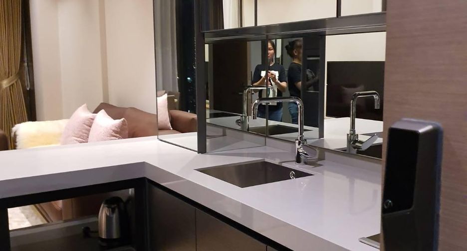 For rent 1 bed condo in Pathum Wan, Bangkok