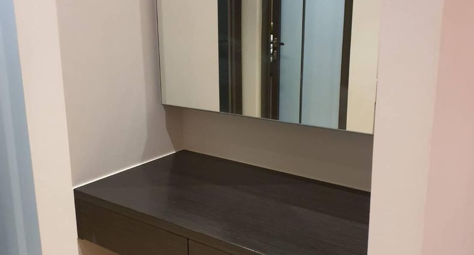 For rent 1 bed condo in Pathum Wan, Bangkok