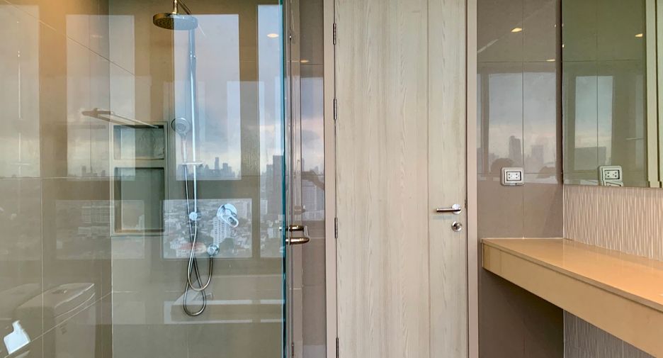 For rent 2 bedrooms condo in Khlong Toei, Bangkok