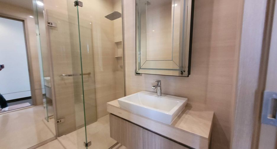 Condo en alquiler y en venta de 2 habitaciones en Khlong Toei, Bangkok